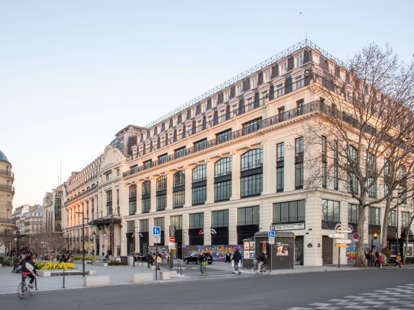 Check-in cùng PUKAdina tại “Futur Hotel Louis Vuitton” ở Paris 